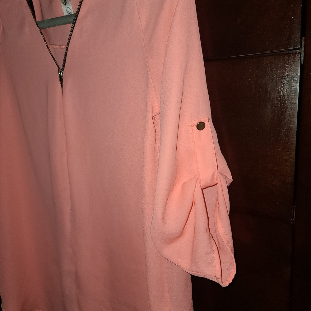 Pink blouse - Picture 3 of 3